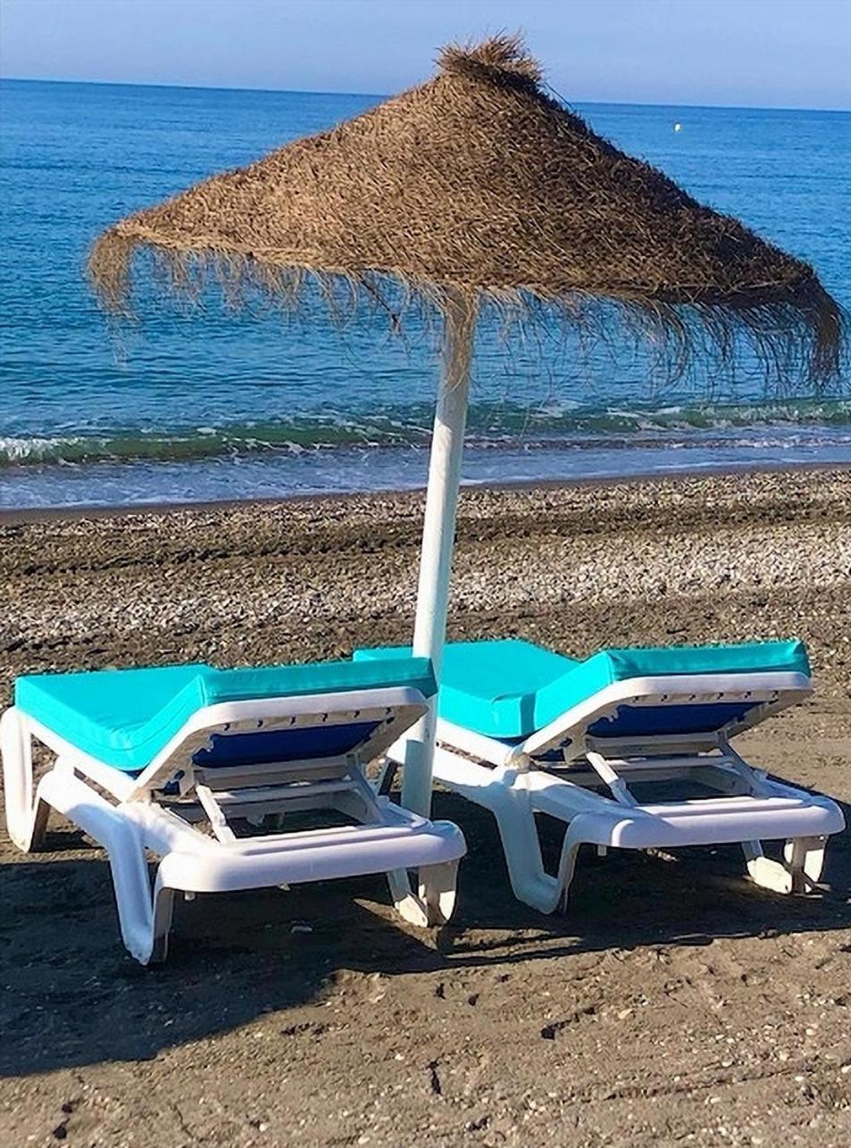 Spacious 1 Bedroom Apartment, Beach Front, Torrox Costa Exterior photo